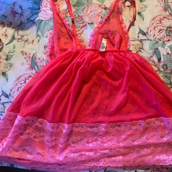 Victoria Secret Women’s Elegant Pink Lace Nightgown Size Medium - Picture 6 of 9